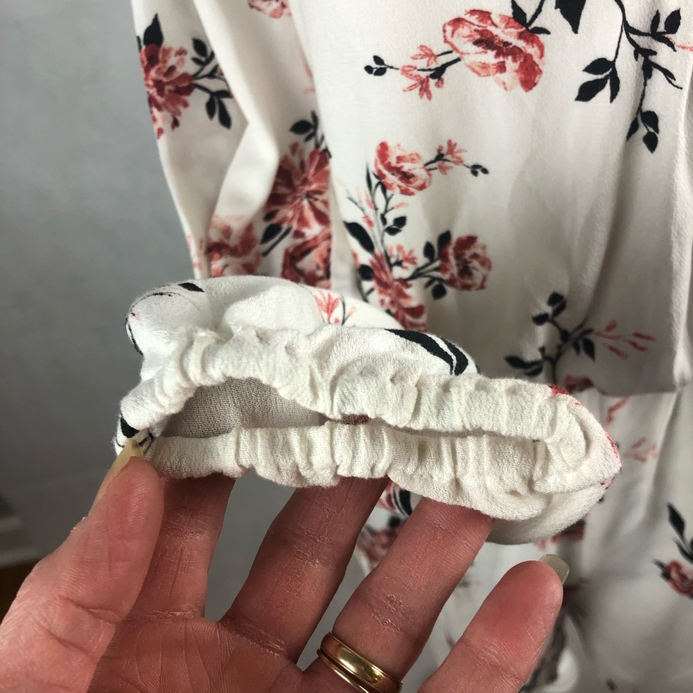 Kendall & Kylie Floral Romper Sz Medium - Picture 5 of 8